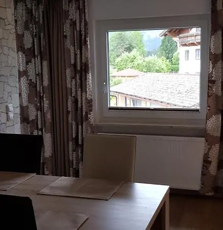 Haus Sonnblick Apartamento *